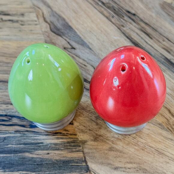 Holiday Christmas Light Bulb Ceramic Salt and Pepper Shaker Set, Holiday Kitchen - Picture 8 of 10